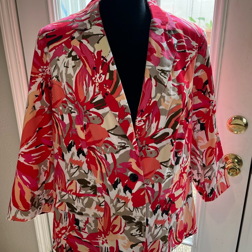 Elementz Woman Floral Women's Blazer - Pink and Red, size 1X, beautiful lining